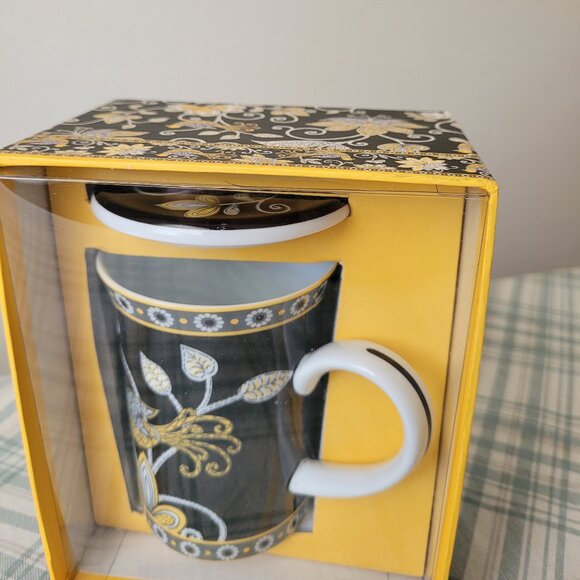 Tea & Coffee mug w/ flowers design - Picture 2 of 4
